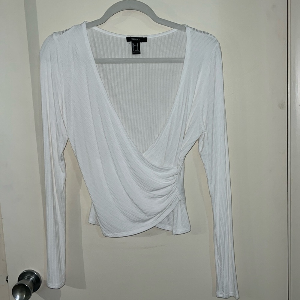 Women’s white top size M